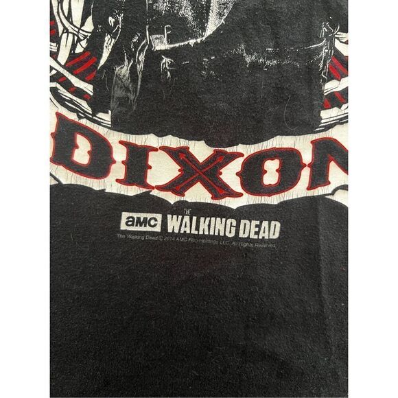 The Walking Dead Daryl Dixon with Cross Bow TShirt - Picture 4 of 6